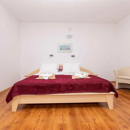 In - Insel Krk 13606 Appartement Vrbnik (Primorje-Gorski Kotar)