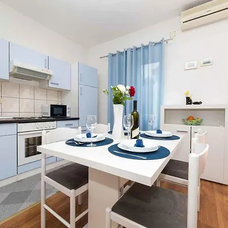 In - Insel Krk 13606 Apartamento Vrbnik (Primorje-Gorski Kotar)