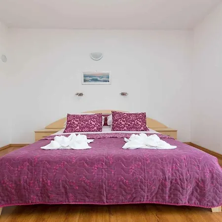 In - Insel Krk 13606 Apartamento Vrbnik (Primorje-Gorski Kotar)